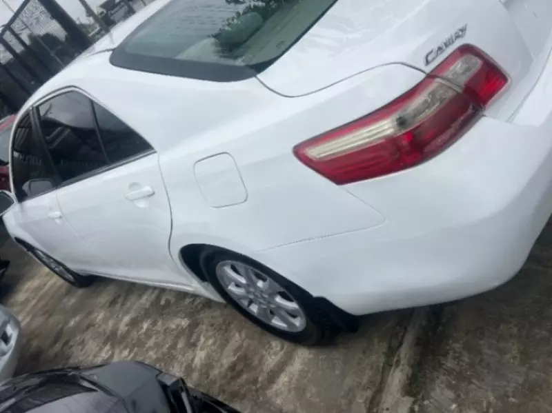 TOYOTA Camry   - 2009