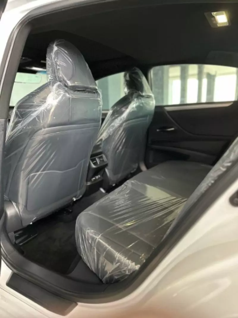 Lexus ES 350   - 2020