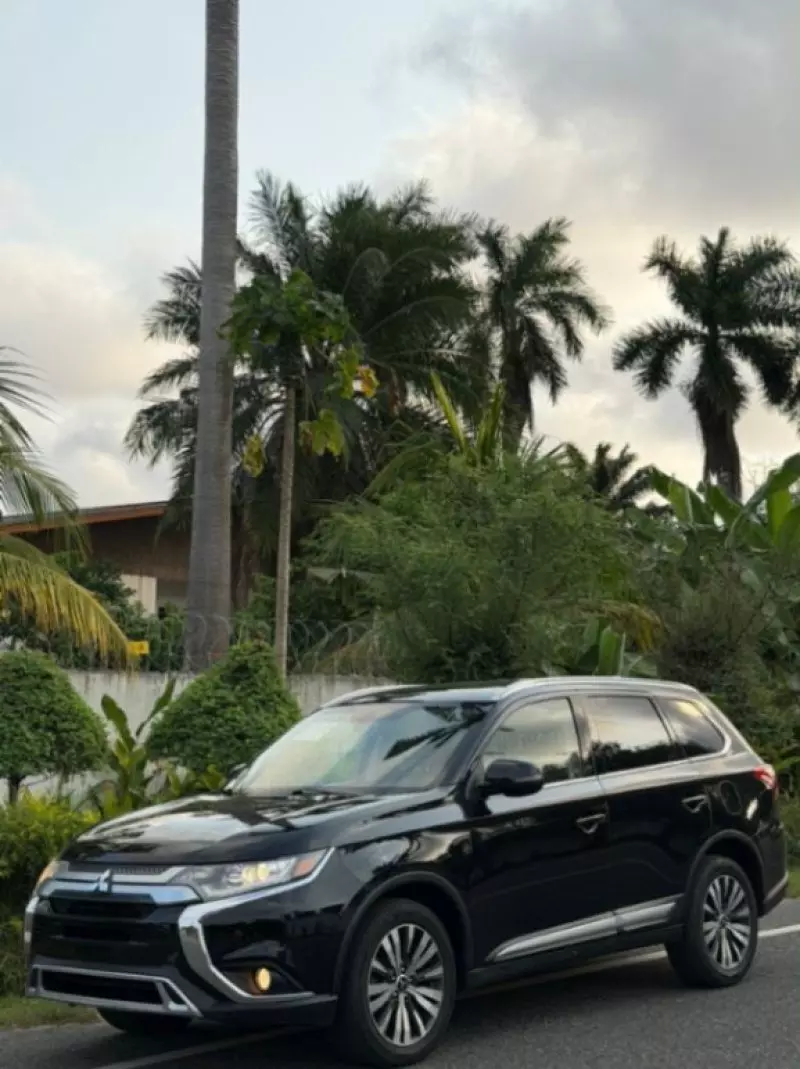 Mitsubishi OUTLANDER   - 2019
