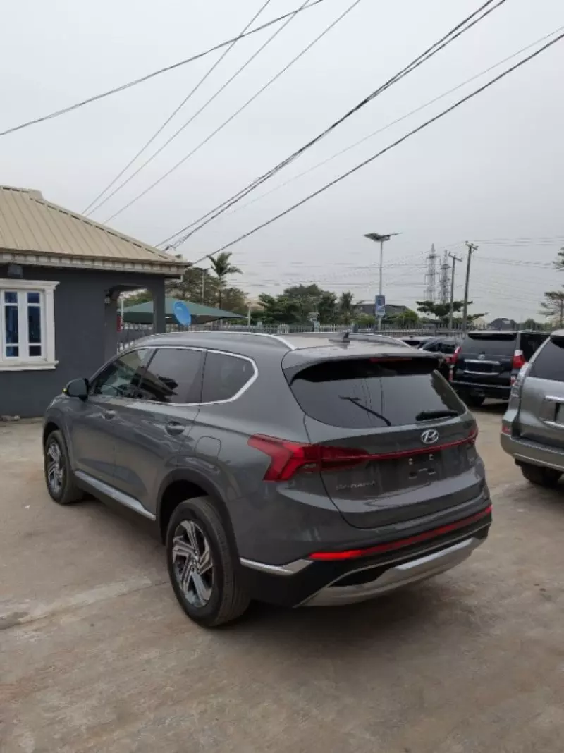 Hyundai Santa Fe   - 2023