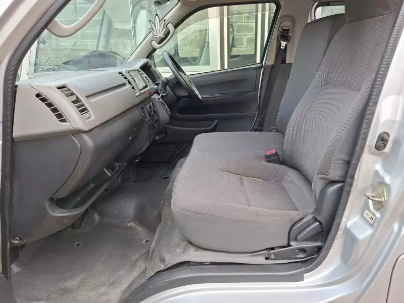 Toyota Hiace   - 2013