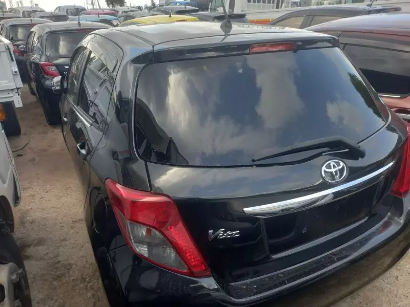 Toyota Vitz   - 2015