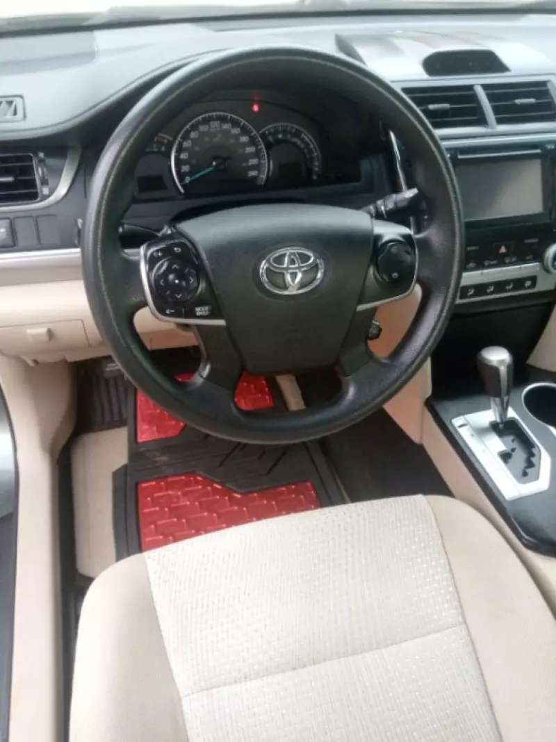 Toyota Camry   - 2012