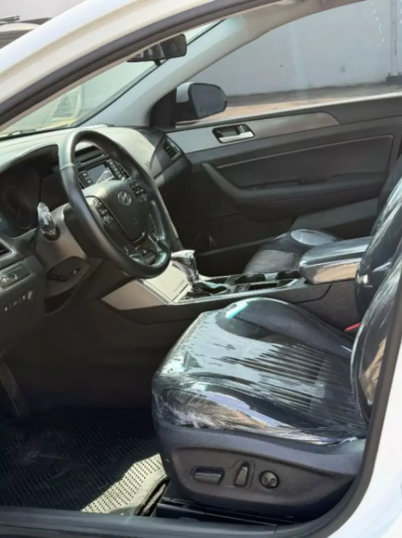 Hyundai Sonata   - 2015
