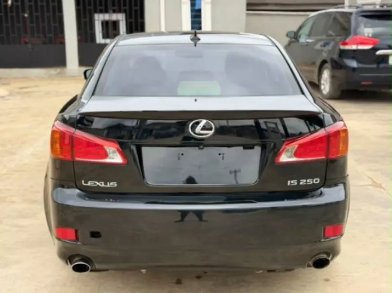 Lexus IS   - 2009