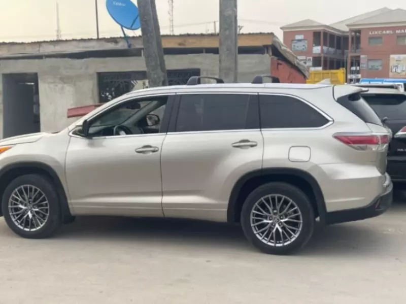 Toyota Highlander - 2016