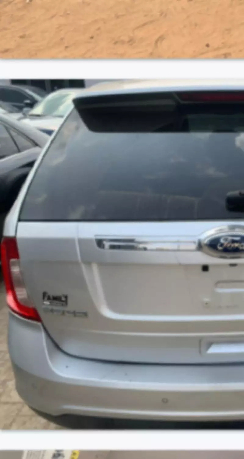 Ford Edge   - 2012