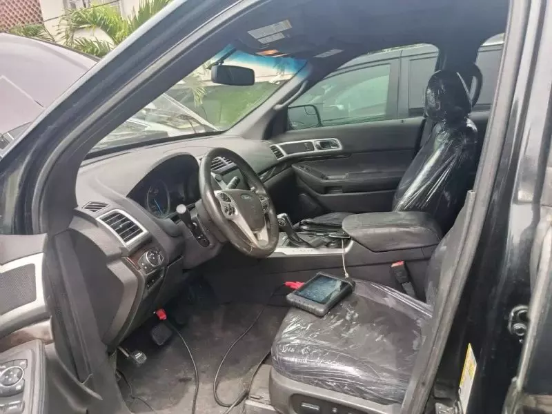 Ford Explorer   - 2015