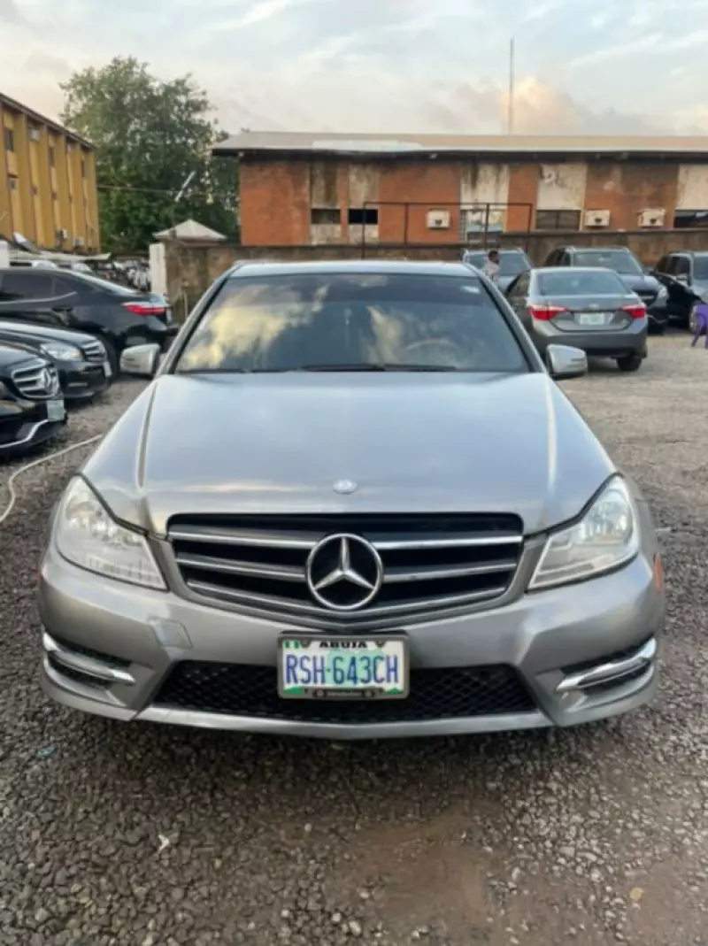 Mercedes-Benz C-Class   - 2010