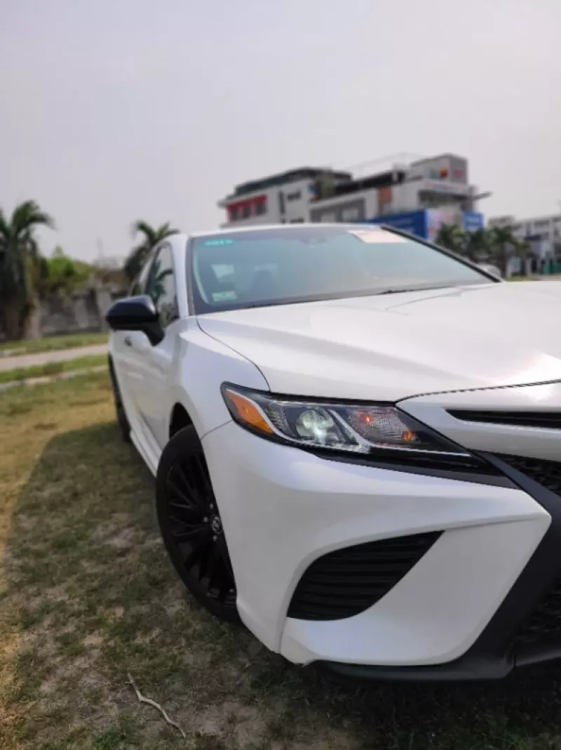 Toyota Camry - 2019