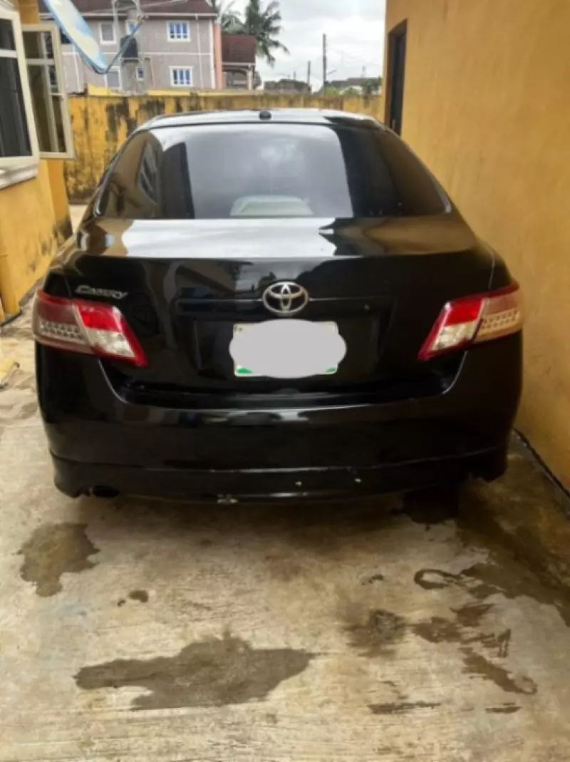 TOYOTA Camry   - 2010