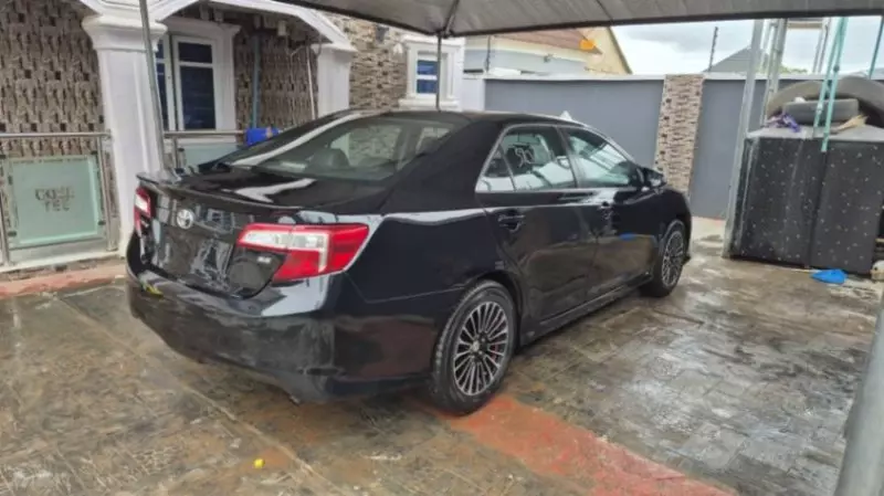 TOYOTA Camry   - 2011