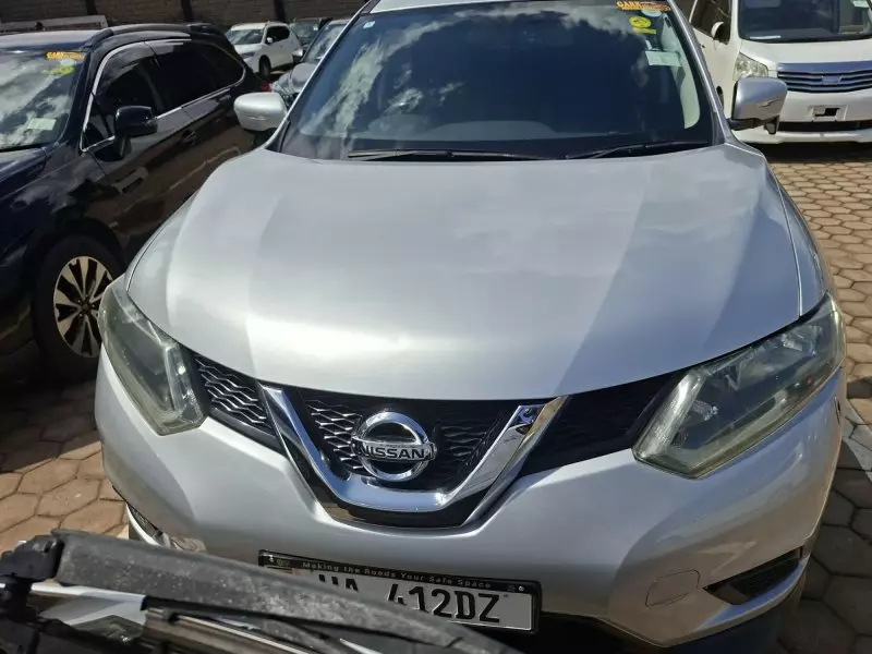 Nissan X-TRAIL   - 2014