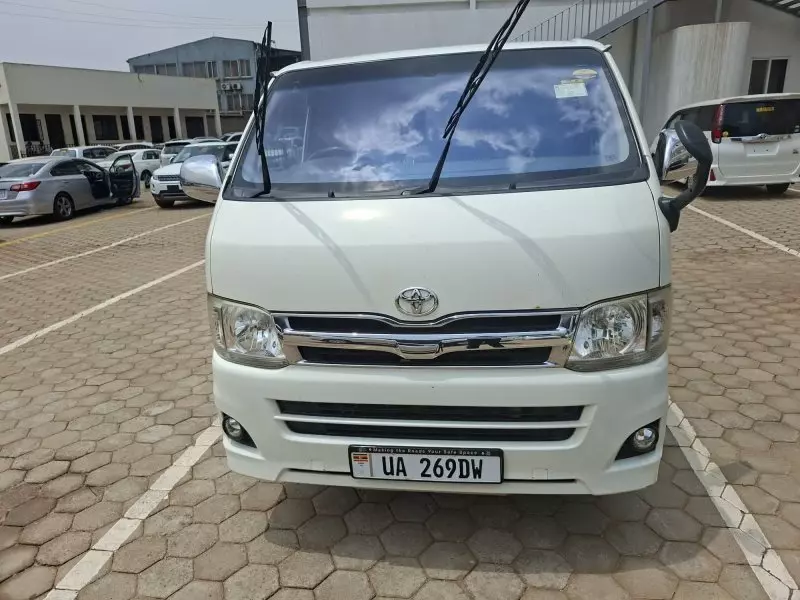 Toyota Hiace   - 2012