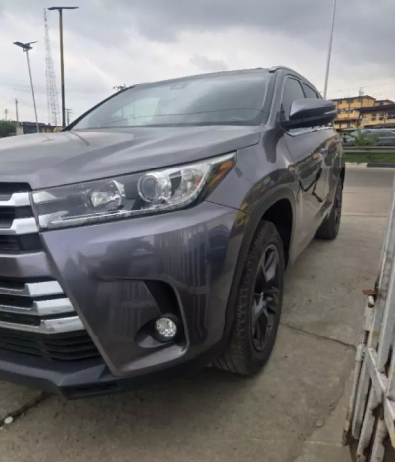 TOYOTA Highlander   - 2018