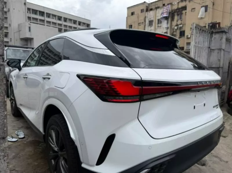 Lexus RX   - 2023
