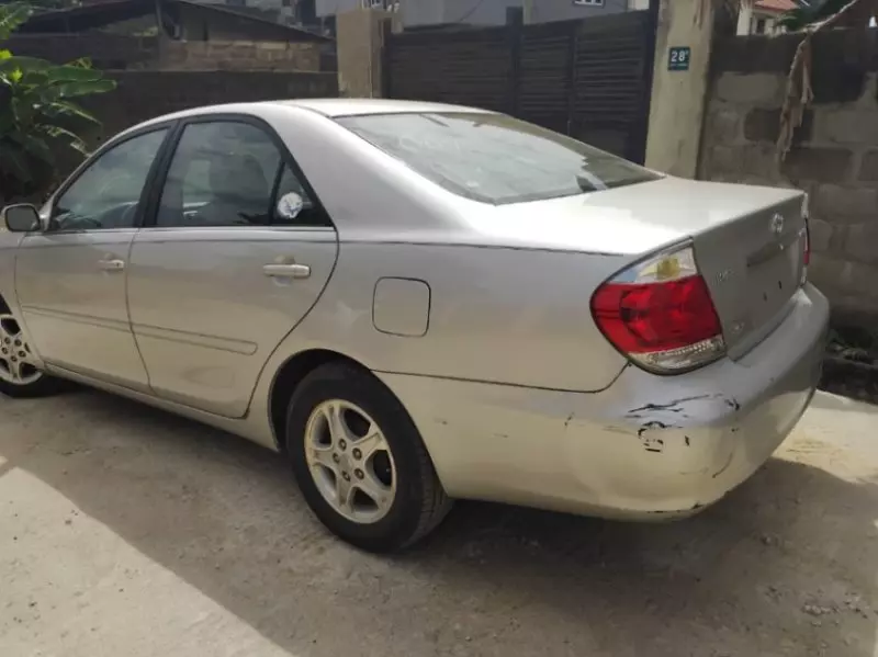 Toyota Camry   - 2006