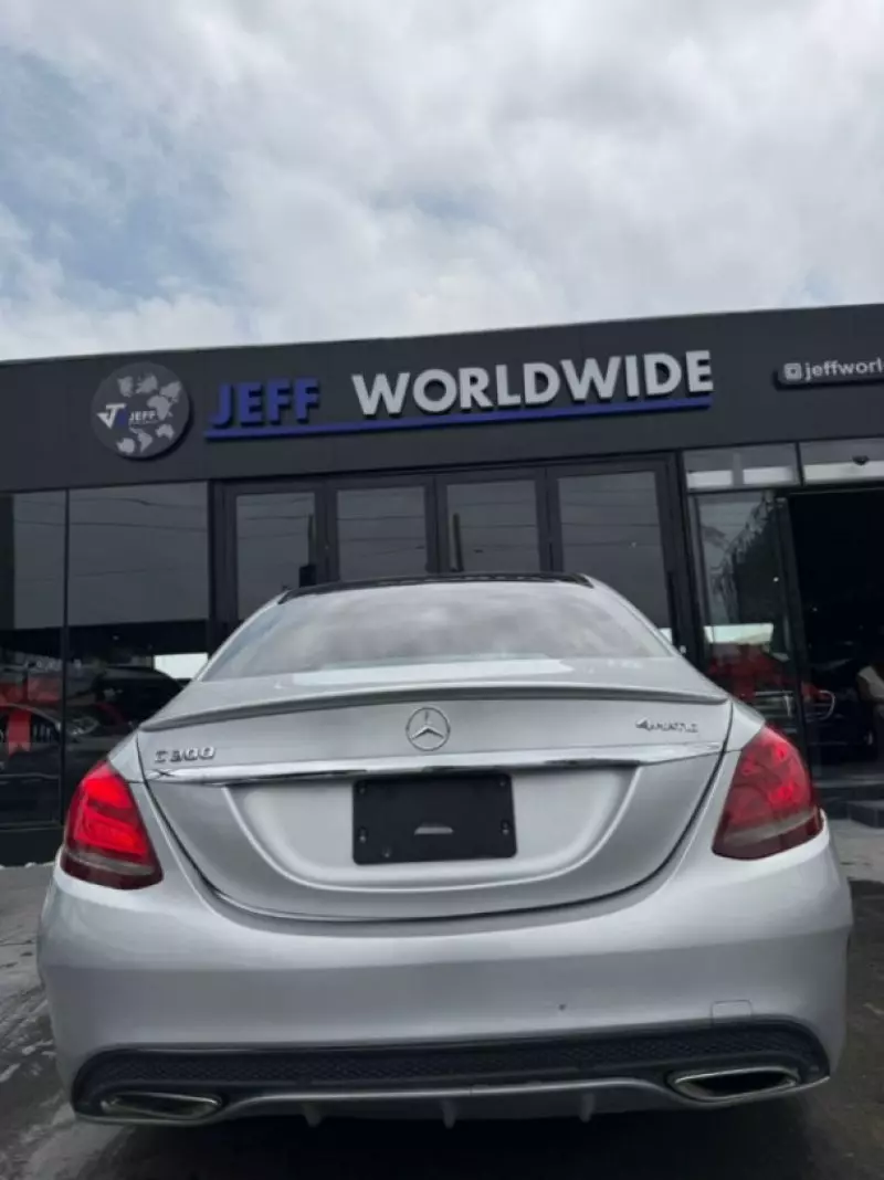 Mercedes-Benz C 300   - 2015