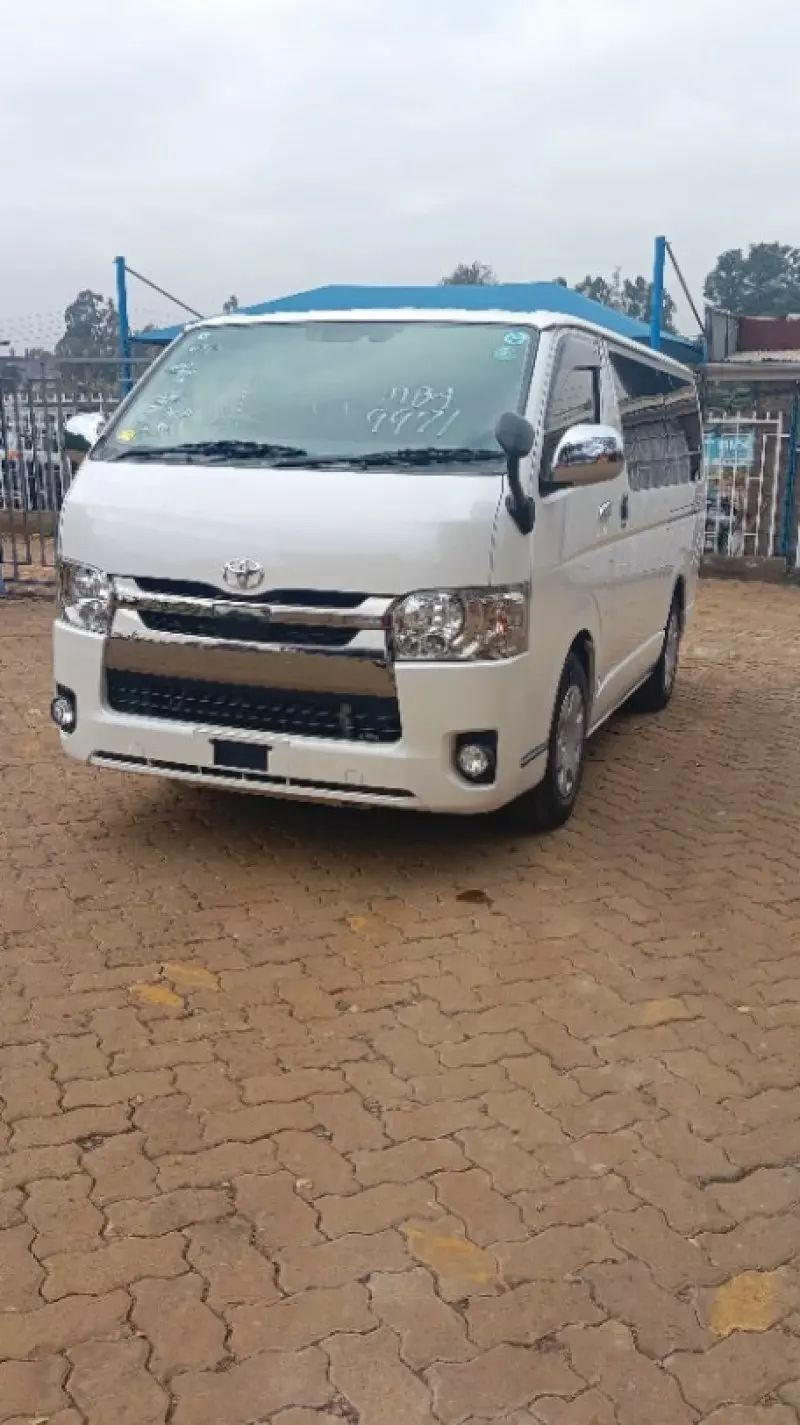 Toyota Hiace   - 2018