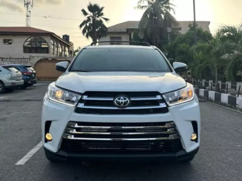 Toyota Highlander   - 2015
