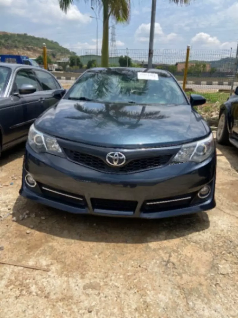 Toyota Camry   - 2014