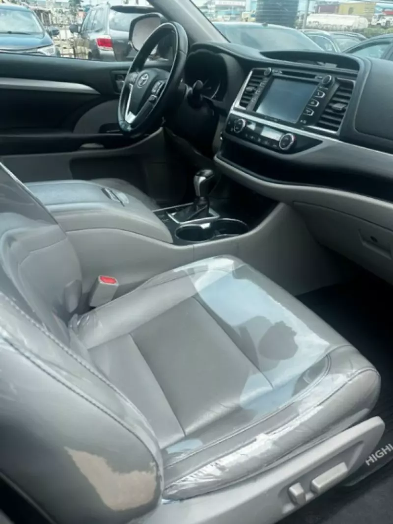 TOYOTA Highlander   - 2018