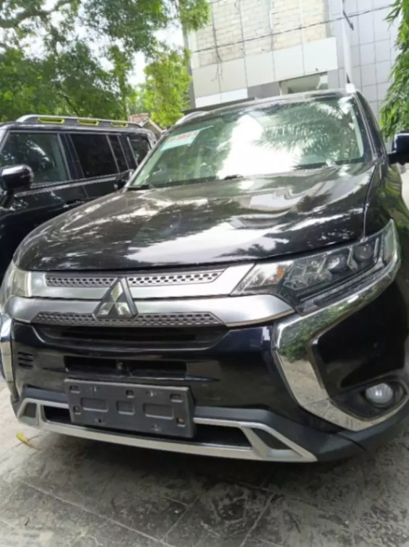 Mitsubishi OUTLANDER   - 2019