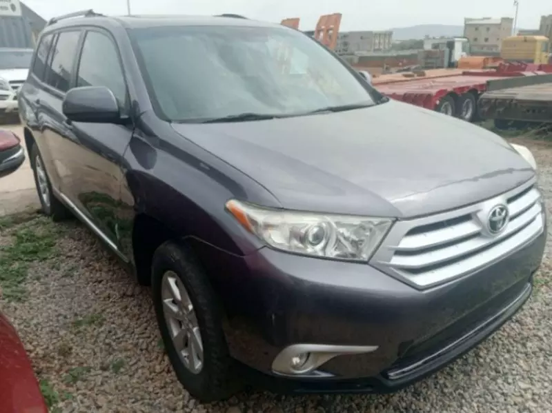 Toyota Highlander   - 2013
