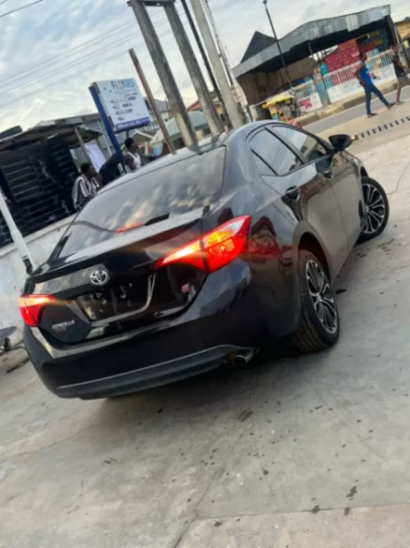 TOYOTA Corolla - 2014