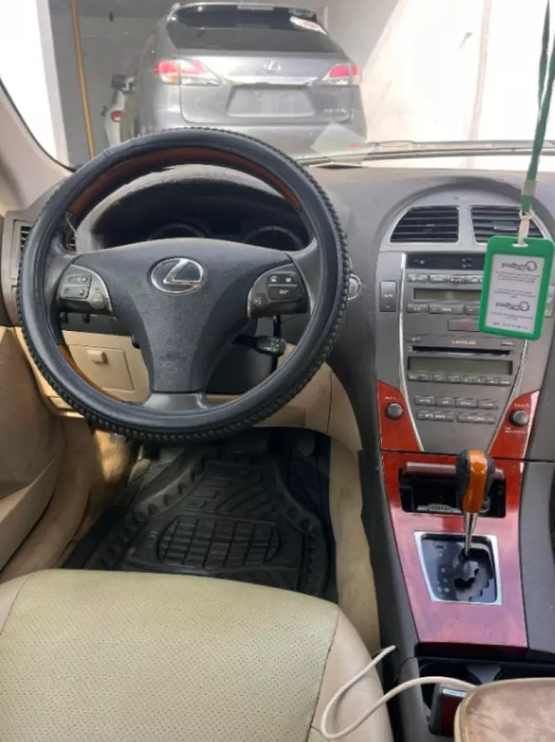 Lexus ES - 2010