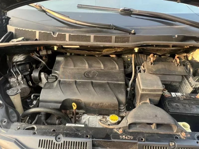 Toyota Sienna   - 2011