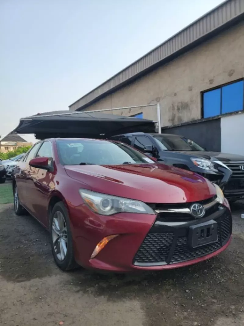 Toyota Camry   - 2016