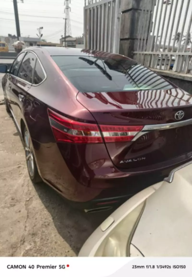 Toyota Avalon   - 2014
