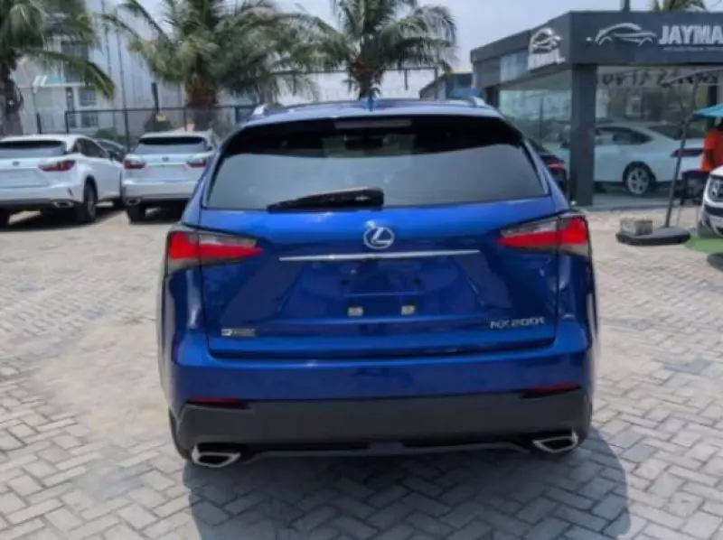 Lexus NX 200   - 2017