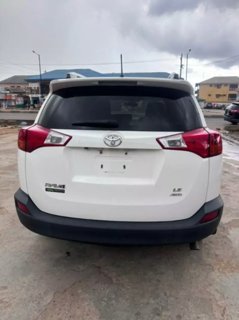 TOYOTA RAV 4 - 2015