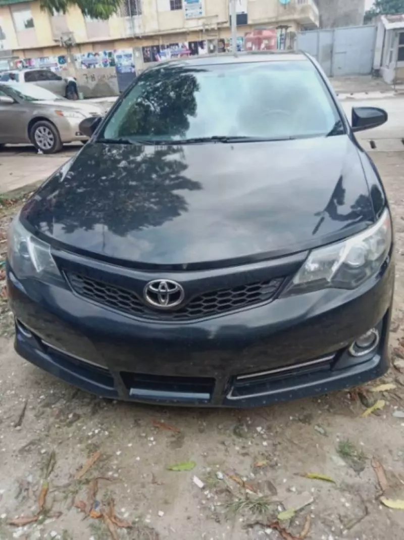 Toyota camry   - 2014