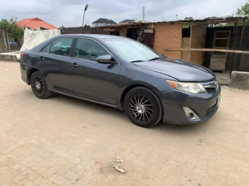 TOYOTA Camry   - 2012