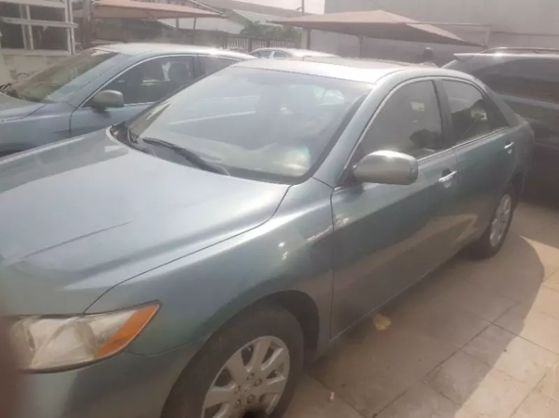 Toyota Camry   - 2007