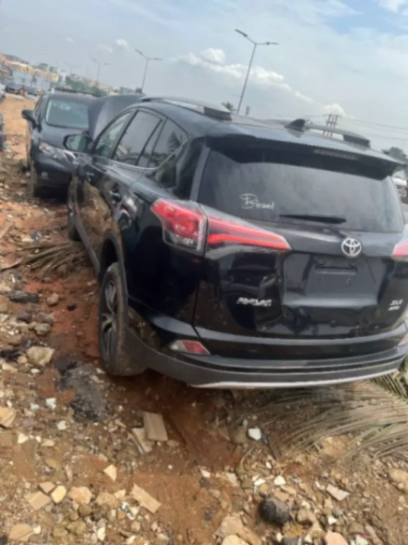 Toyota RAV 4 - 2016