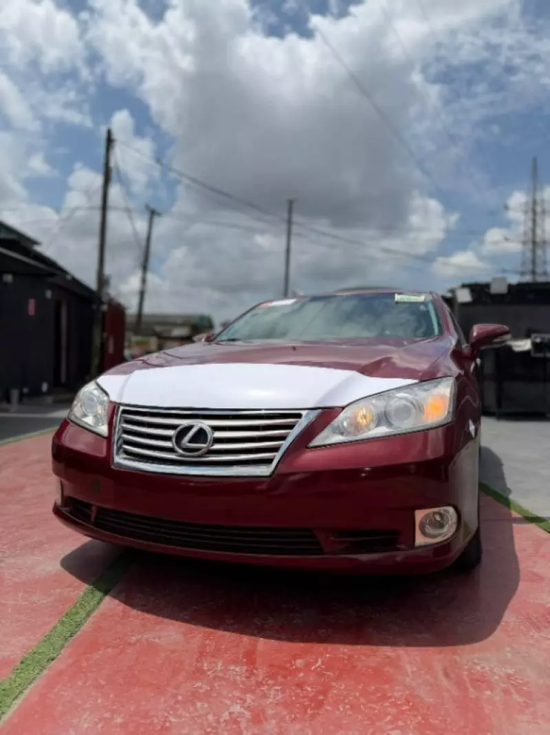 Lexus ES   - 2010