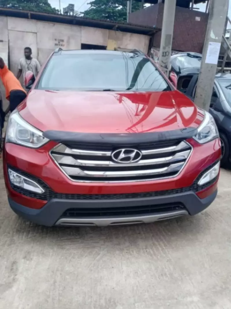 Hyundai Santa Fe   - 2013