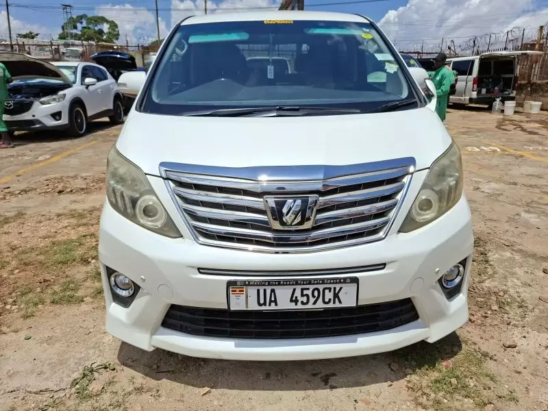 Toyota Alphard   - 2011
