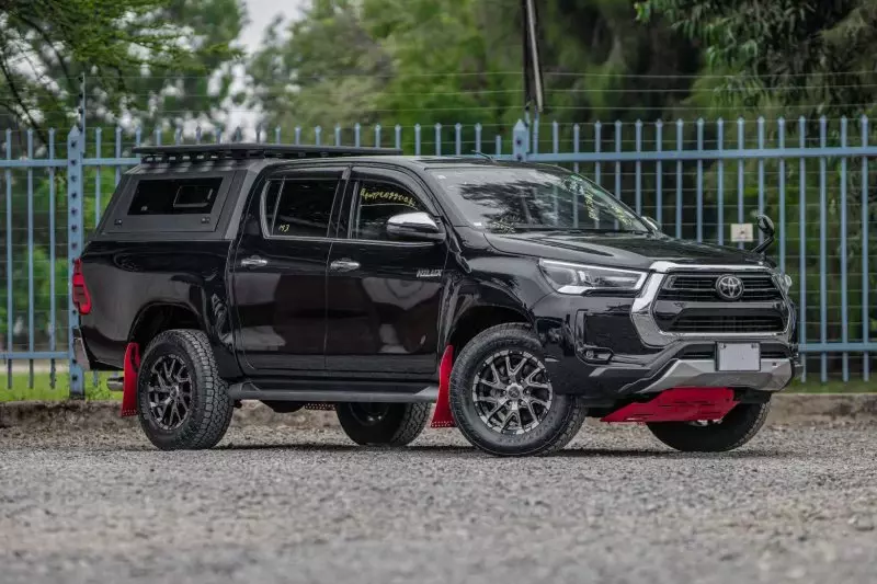 TOYOTA Hilux   - 2022