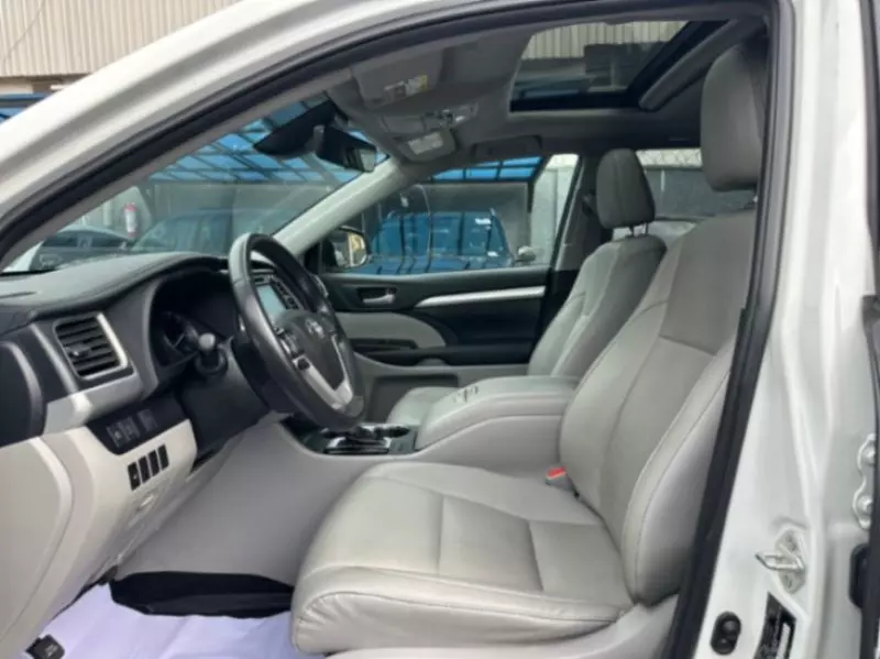 TOYOTA Highlander   - 2019