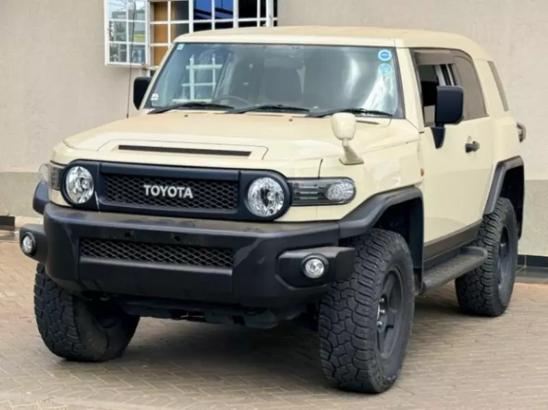 Toyota FJ Cruiser   - 2018