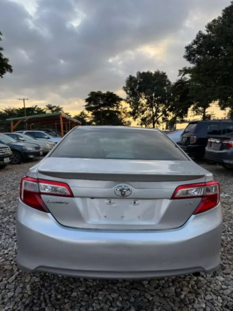 Toyota Camry   - 2014