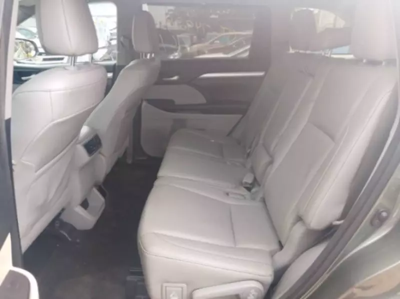 Toyota Highlander   - 2018