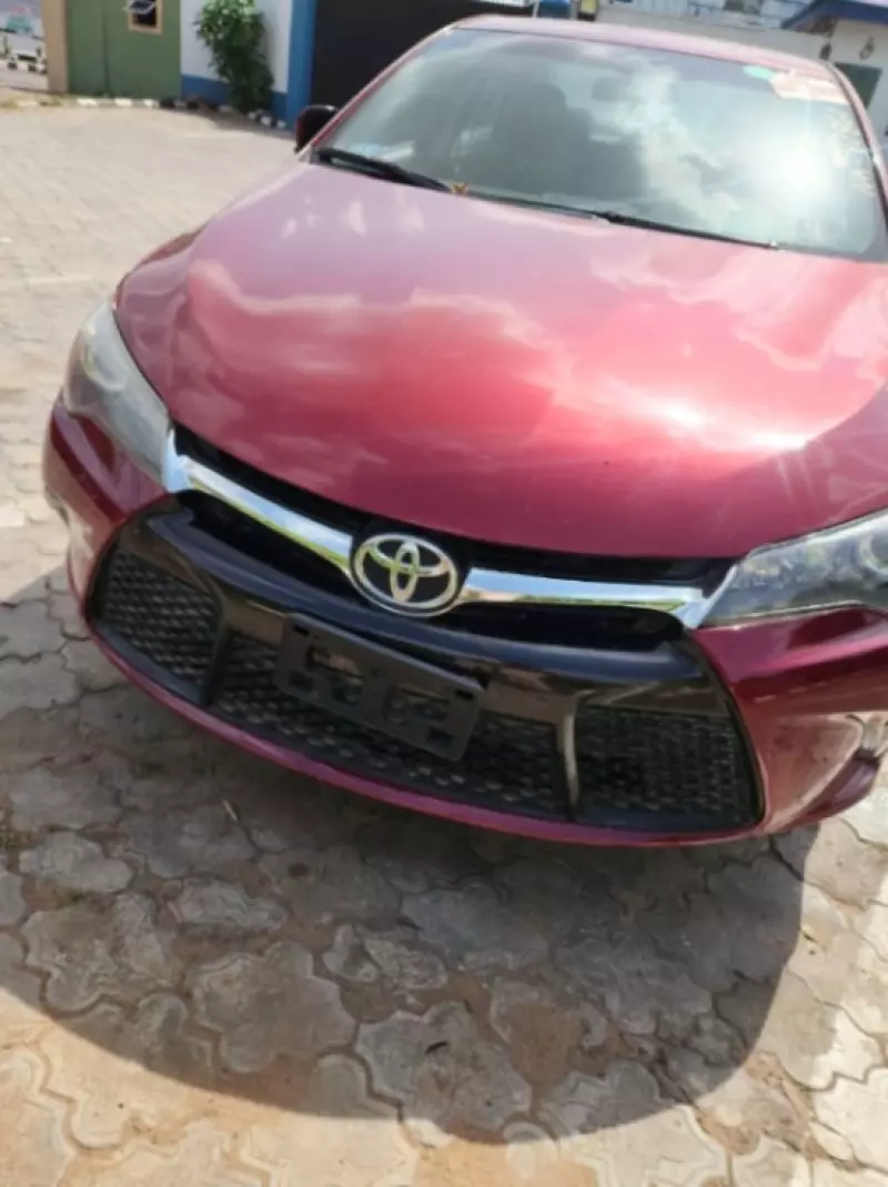 Toyota Camry   - 2016