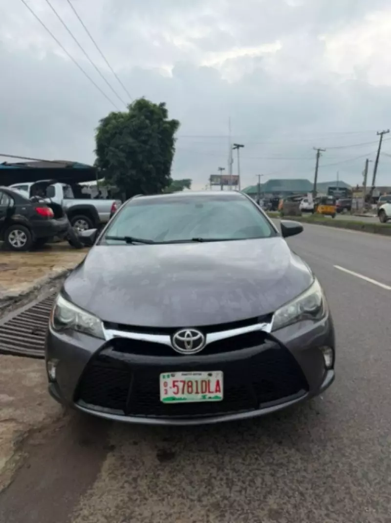 TOYOTA Camry - 2016