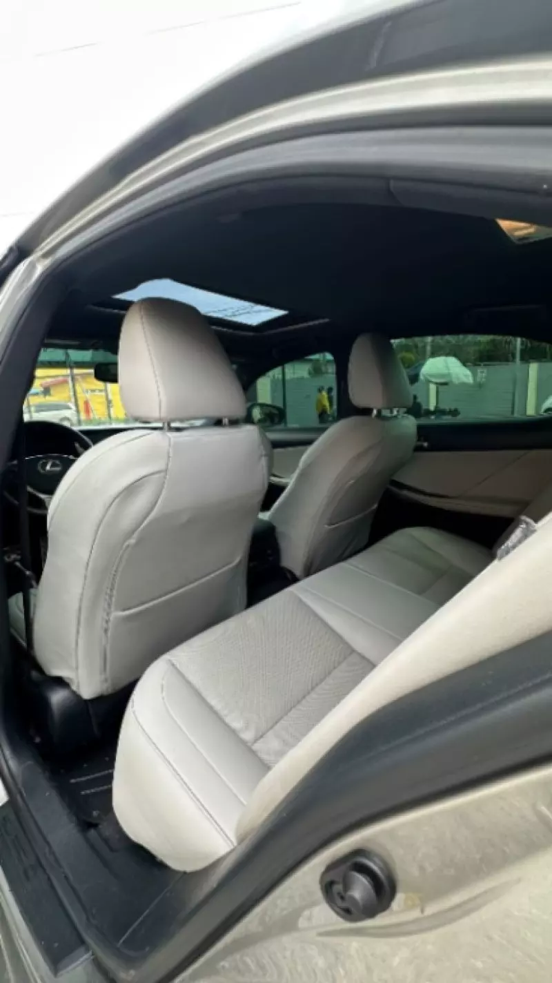 Lexus IS   - 2015